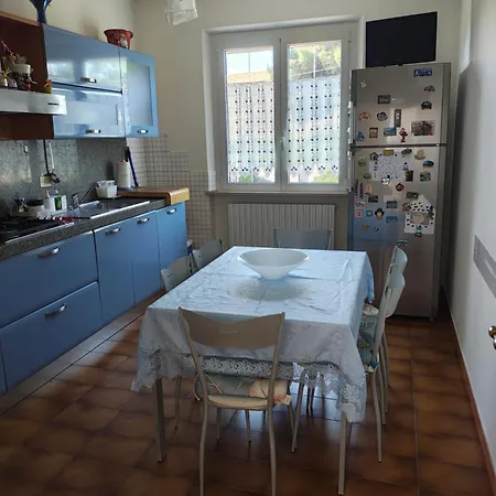 Casa Meris - In Collina Vista Mare A San Costanzo Appartement *